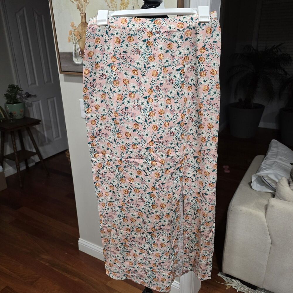 WILD FABLE Women’s Floral Maxi Skirt Size S Pink Slit-side Flowy Minimalist